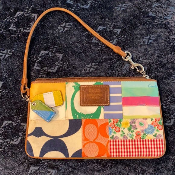 Coach Handbags - Coach Wristlet